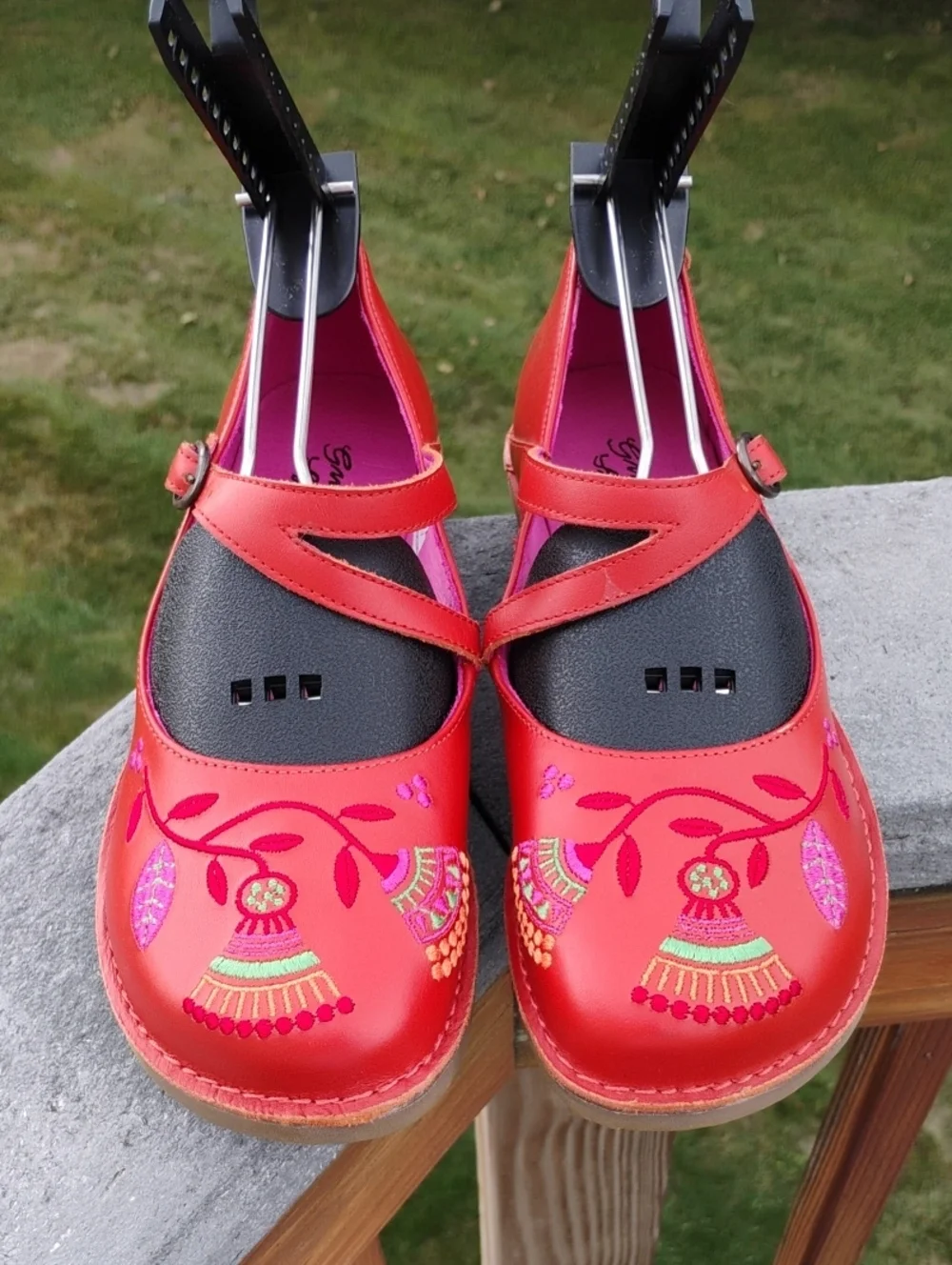 Gudrun Sjödén Coral-Red Leather Mary Jane Flats Embroidered Floral EU 38 US 7.5